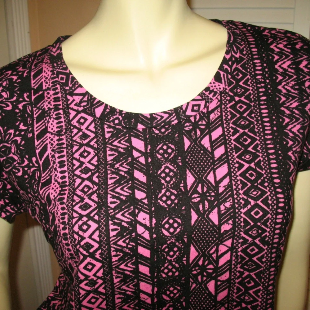 Y2K New Womens Crop Top sz Small High-Low Aztec Print Tribal Pattern Pink Black - Picture 6 of 7